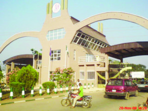 uniben main gate